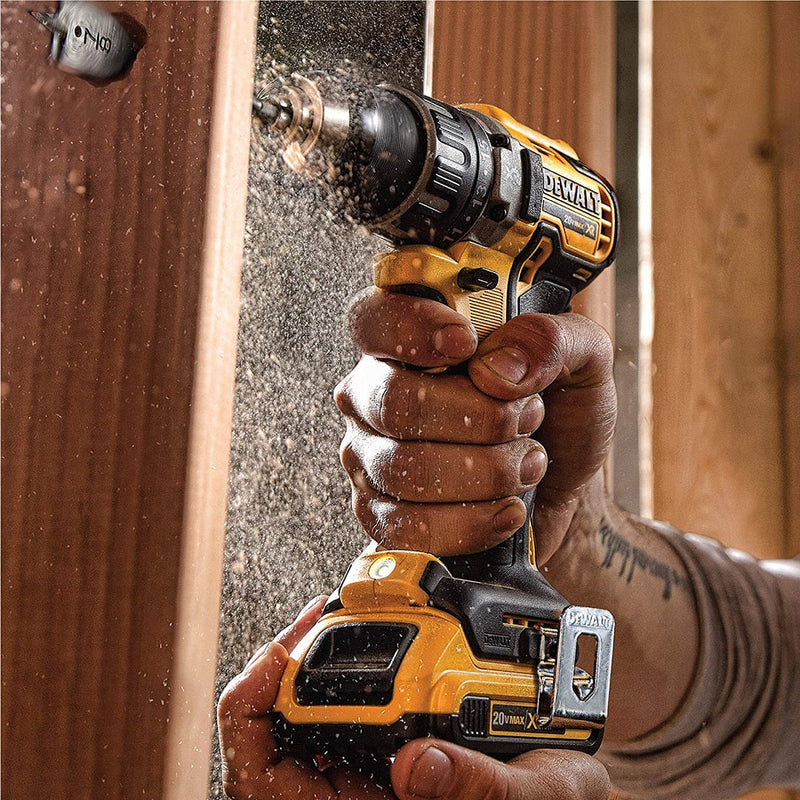 Atornillador DeWalt con Dos Baterías + Regalo: Un Kit de 178 Herramientas ROBUST [SÓLO QUEDAN 13 UNIDADES]